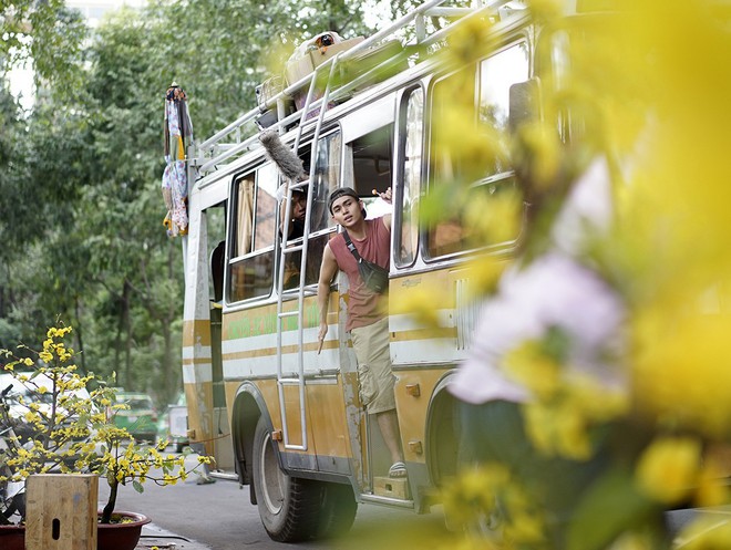 Về qu&ecirc; ăn Tết: Tươi xanh như nh&aacute;nh mai v&agrave;ng, ngọt l&ograve;ng như cảnh cả nh&agrave; b&ecirc;n nhau - Ảnh 5.