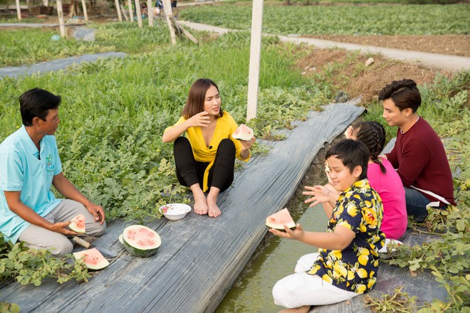 Việt Nam tươi đẹp: Ái Phương, Chí Thiện cùng bé Bảo An, Thụy Bình trải nghiệm Tết phương Nam - Ảnh 3.