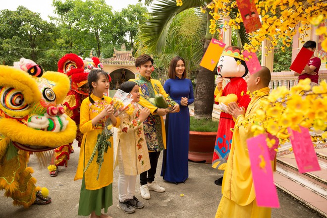 Việt Nam tươi đẹp: Ái Phương, Chí Thiện cùng bé Bảo An, Thụy Bình trải nghiệm Tết phương Nam - Ảnh 10.