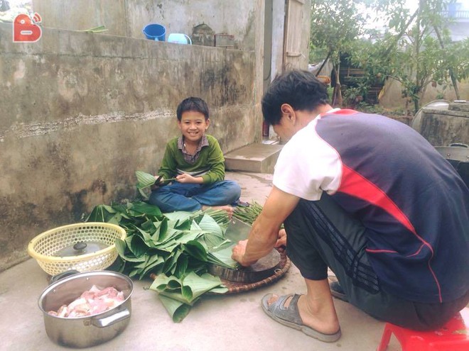 Chùm ảnh: Thấy nhà nhà quây quần nhộn nhịp gói bánh chưng đủ thấy Tết đến thật gần rồi! - Ảnh 9.