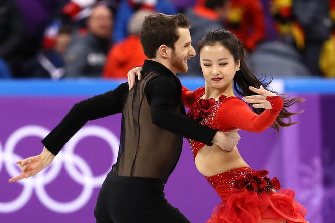 Nữ VĐV trượt băng nghệ thuật Hàn Quốc gặp sự cố tuột khuy áo khi biểu diễn ở Olympic - Ảnh 2.