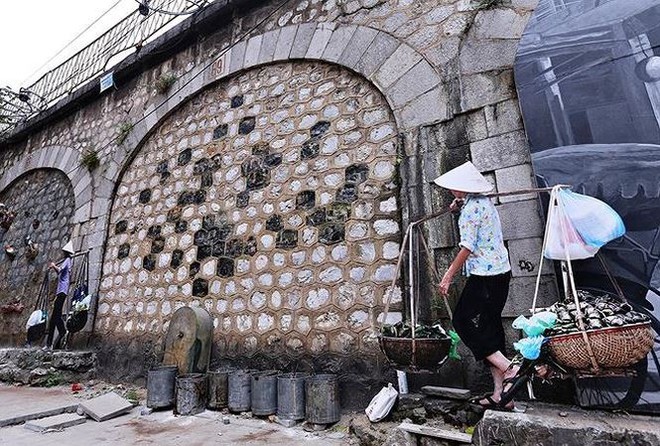 Tiếp tục mở rộng kh&ocirc;ng gian đi bộ trong khu vực phố cổ? - Ảnh 1.