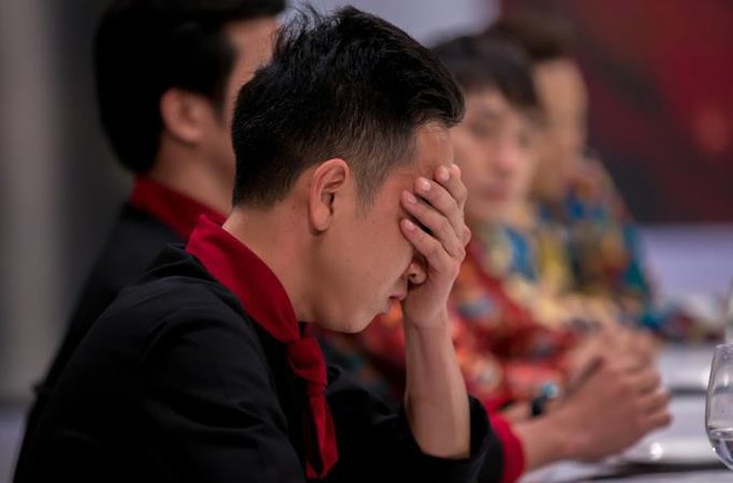 Cuộc chiến mỹ vị: Nhận l&agrave; họ h&agrave;ng nhưng đầu bếp Vũ Dino kh&ocirc;ng nhớ nổi t&ecirc;n hit của JustaTee - Ảnh 9.