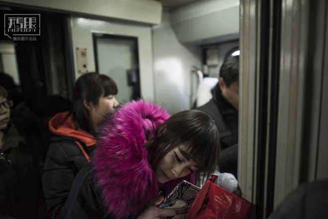 Những chuyến tàu cuối cùng về quê mùa Tết: Hành trình dài 26 tiếng từ Bắc Kinh về Thành Đô - Ảnh 21.
