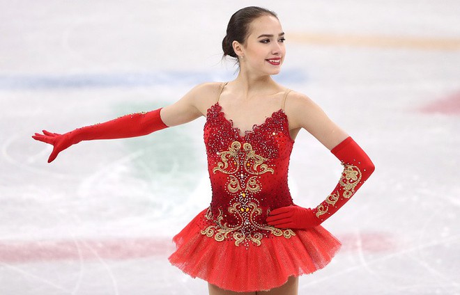 Nữ hoàng sân băng 15 tuổi tỏa sáng rực rỡ trong lần đầu tham dự Olympic mùa Đông - Ảnh 4.