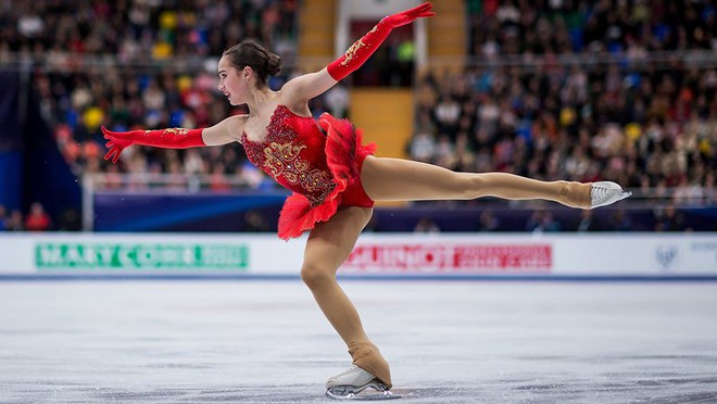 Nữ ho&agrave;ng s&acirc;n băng 15 tuổi tỏa s&aacute;ng rực rỡ trong lần đầu tham dự Olympic m&ugrave;a Đ&ocirc;ng - Ảnh 5.