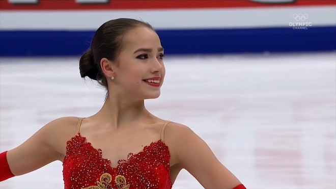 Nữ ho&agrave;ng s&acirc;n băng 15 tuổi tỏa s&aacute;ng rực rỡ trong lần đầu tham dự Olympic m&ugrave;a Đ&ocirc;ng - Ảnh 7.