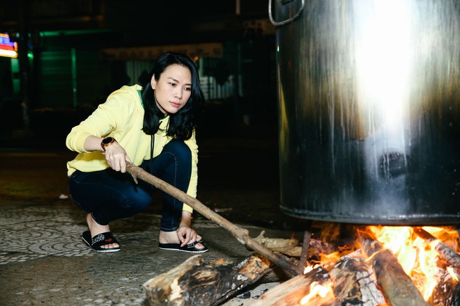 Mỹ Tâm đáng yêu quây quần bên ba mẹ nấu bánh tét, làm mứt dịp cuối năm - Ảnh 12.