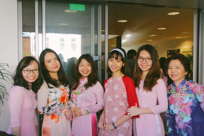 DHS Việt tại H&agrave; Lan: Hi vọng năm sau c&oacute; thể về Việt Nam đ&oacute;n Tết c&ugrave;ng gia đ&igrave;nh - Ảnh 8.