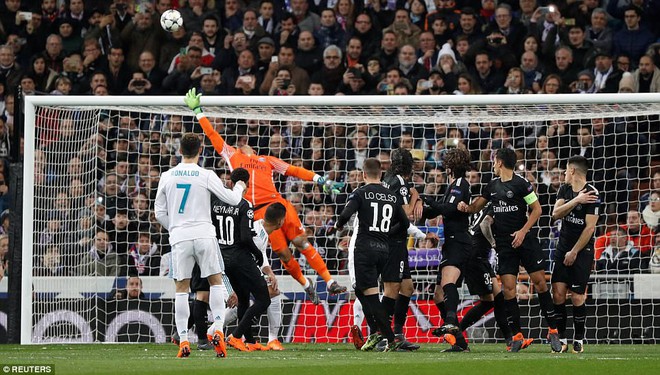 Ronaldo lập c&uacute; đ&uacute;p, Real Madrid thắng ngược PSG - Ảnh 4.