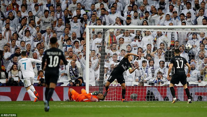 Ronaldo lập c&uacute; đ&uacute;p, Real Madrid thắng ngược PSG - Ảnh 11.