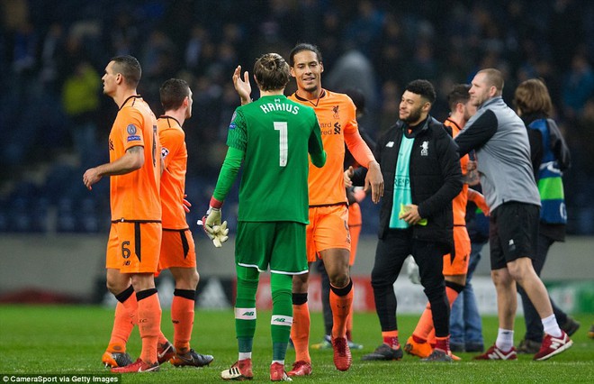 Liverpool hủy diệt Porto, đặt một ch&acirc;n v&agrave;o tứ kết Champions League - Ảnh 10.