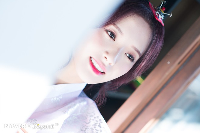 Sao H&agrave;n đ&oacute;n Tết: Idol thi nhau diện hanbok lung linh, Park Shin Hye c&ugrave;ng d&agrave;n sao gửi lời ch&uacute;c tr&ecirc;n phim trường - Ảnh 37.