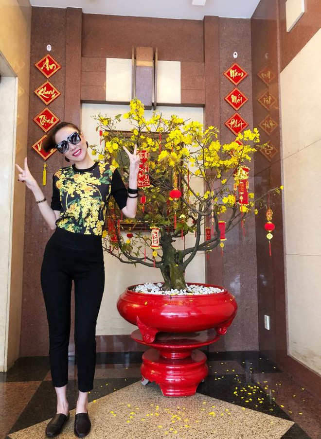 Sao Việt x&uacute;ng x&iacute;nh v&aacute;y &aacute;o đi ch&uacute;c Tết, tụ tập vui chơi c&ugrave;ng họ h&agrave;ng trong s&aacute;ng m&ugrave;ng 1 - Ảnh 19.