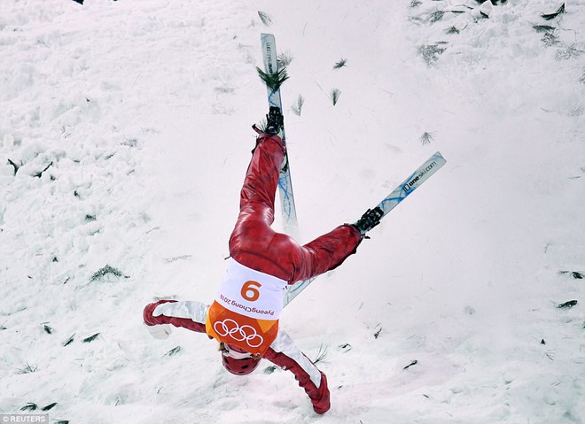 Những pha ngã sấp mặt tại Olympic mùa đông 2018 - Ảnh 4.