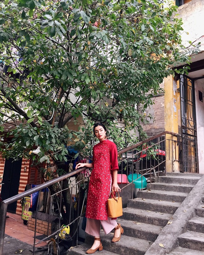 Loạt sao và hot girl Việt cùng chọn mặc áo dài xinh muốn xỉu trong ngày mùng 1 Tết - Ảnh 11.