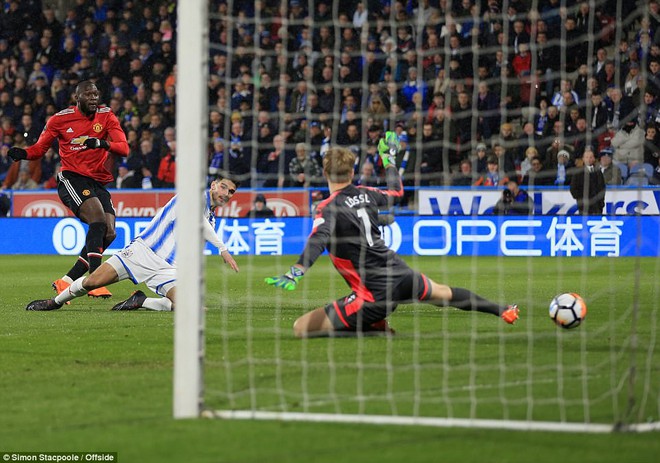 Lukaku lập cú đúp đưa Man Utd vào tứ kết FA Cup - Ảnh 3.