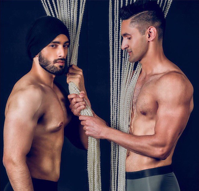 Next Top Ấn Độ học hỏi phi&ecirc;n bản mẹ đẻ nhưng c&oacute; mặc th&ecirc;m... nội y - Ảnh 3.