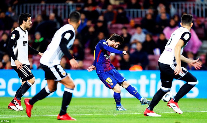 Messi kiến tạo, Suarez ghi bàn, Barca hạ Valencia ở bán kết lượt đi Cúp Nhà vua - Ảnh 4.