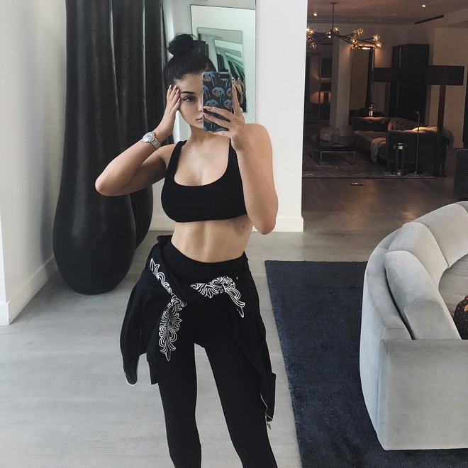 Dù không thừa nhận nhưng đây chính là bằng chứng cho việc Kylie Jenner mang bầu - Ảnh 2.