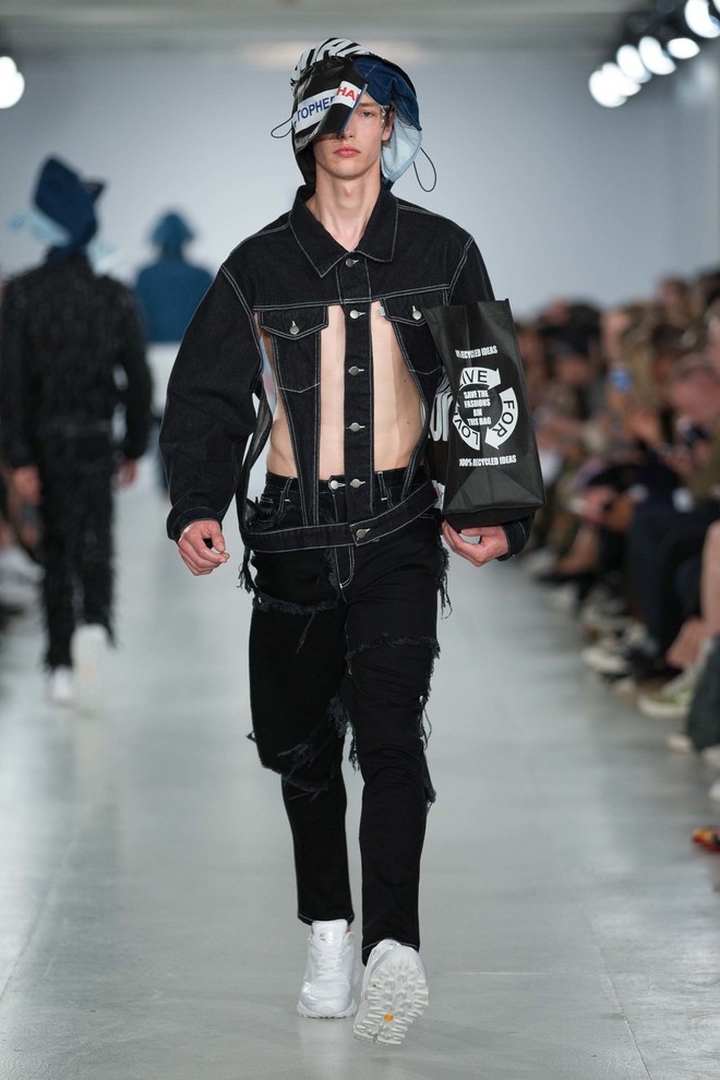 Đã sang đến năm 2018 mà dân tình vẫn chưa thể "buông tha" chiếc quần lạ của Seung Yoon (WINNER) - Ảnh 5.