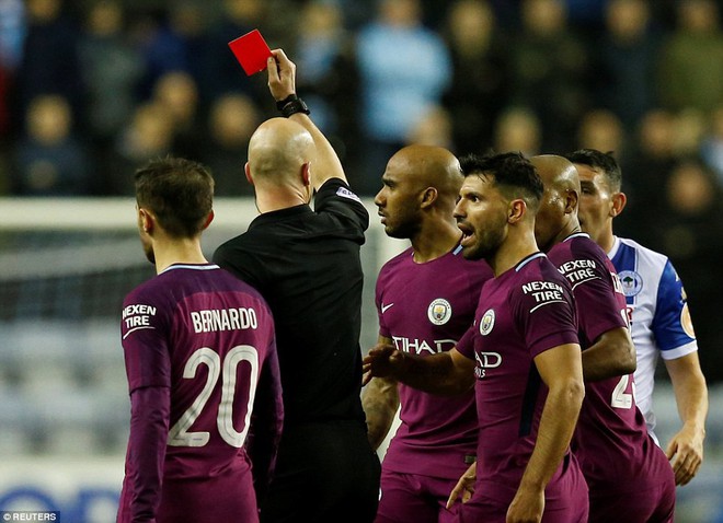 Chơi thiếu người, Man City bị đ&aacute; văng khỏi FA Cup - Ảnh 7.