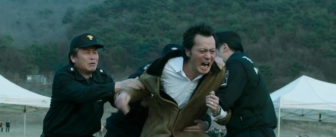 Sau gần 2 năm bị ủ men, bom tấn của Jang Dong Gun cuối c&ugrave;ng cũng chịu tung trailer  - Ảnh 5.