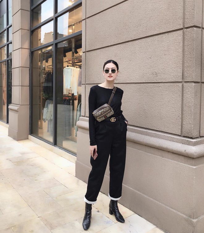 Ng&agrave;y mưa &acirc;m u kh&ocirc;ng biết mặc g&igrave;, bạn chỉ cần ghi nhớ 5 item n&agrave;y l&agrave; c&oacute; thể h&ocirc; biến ngay h&agrave;ng loạt set đồ si&ecirc;u ưng mắt - Ảnh 6.