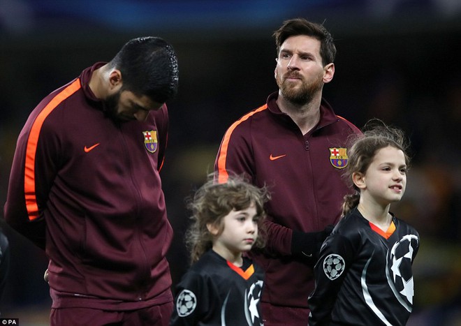 Messi ph&aacute; dớp, Barca may mắn tho&aacute;t thua Chelsea - Ảnh 3.