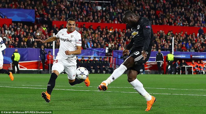 De Gea cứu thua si&ecirc;u đẳng, Man Utd tho&aacute;t thua tr&ecirc;n s&acirc;n của Sevilla - Ảnh 7.