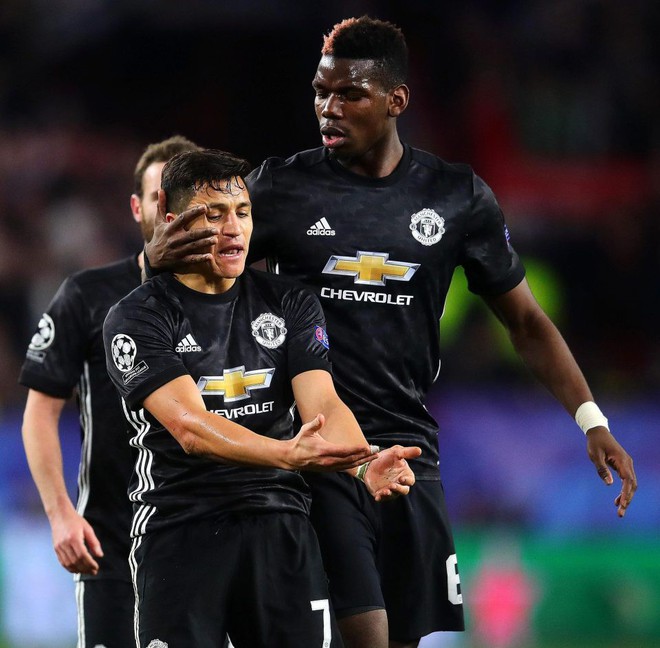 De Gea cứu thua si&ecirc;u đẳng, Man Utd tho&aacute;t thua tr&ecirc;n s&acirc;n của Sevilla - Ảnh 15.