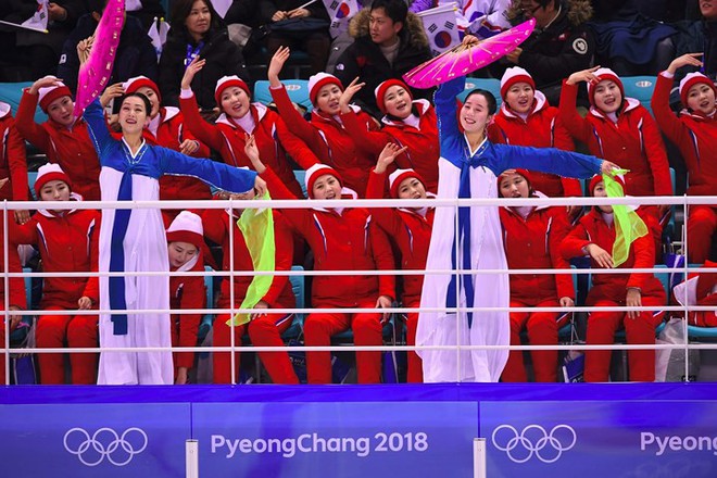 Ảnh: Những “bóng hồng” hoạt náo viên Triều Tiên tỏa nắng ở Olympic - Ảnh 13.