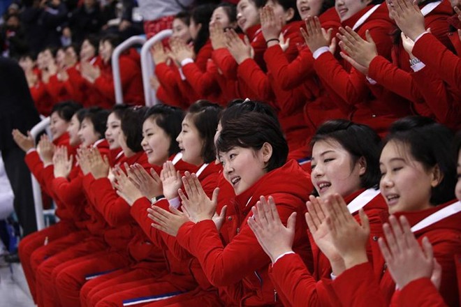 Ảnh: Những “bóng hồng” hoạt náo viên Triều Tiên tỏa nắng ở Olympic - Ảnh 5.