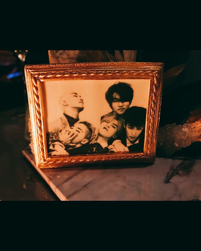 Phát khóc trước bức ảnh hiếm hoi: 5 thành viên Big Bang tụ họp như một gia đình trước ngày G-Dragon nhập ngũ - Ảnh 2.