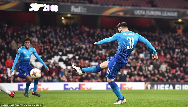 Thủng lưới 2 bàn trong 2 phút, Arsenal hú vía bước tiếp ở Europa League - Ảnh 10.