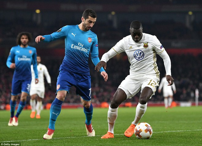 Thủng lưới 2 bàn trong 2 phút, Arsenal hú vía bước tiếp ở Europa League - Ảnh 2.
