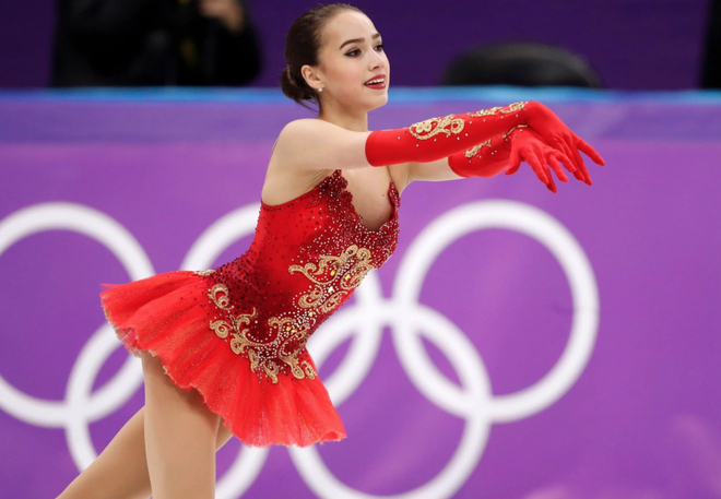 Nữ hoàng sân băng 15 tuổi vượt đàn chị Evgenia, giành HC vàng Olympic mùa đông - Ảnh 1.