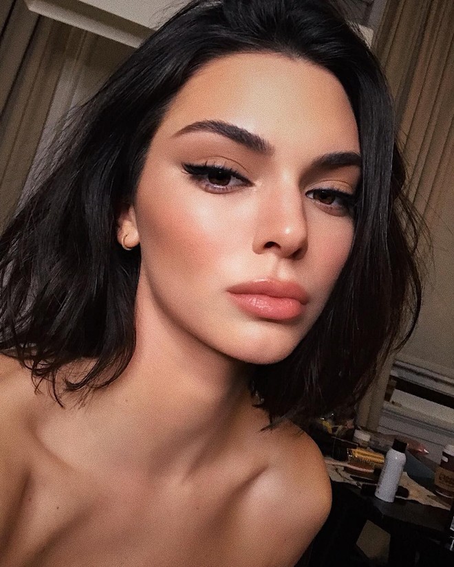 K&eacute;m nổi hơn, c&oacute; cực &iacute;t người theo d&otilde;i nhưng c&ocirc; g&aacute;i 18 tuổi n&agrave;y lại vượt mặt Kendall, Gigi để trở th&agrave;nh người mẫu được quan t&acirc;m nhất Instagram năm 2017 - Ảnh 1.