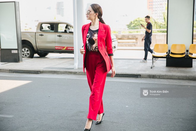 Hương Giang diện nguyên cây đồ đỏ rực, mang theo 105 kg trang phục đi chinh chiến Hoa hậu Chuyển giới Quốc tế - Ảnh 3.