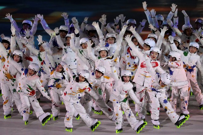 EXO và CL đốt nóng lễ bế mạc Olympic mùa đông Pyeongchang 2018 - Ảnh 13.