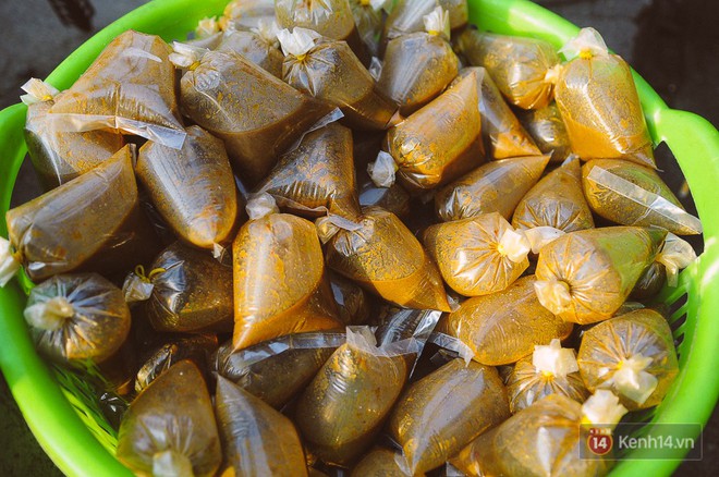 Hàng chục tấn cá lóc giá 150.000 đồng/con được tiêu thụ trong ngày Thần tài ở Sài Gòn - Ảnh 14.