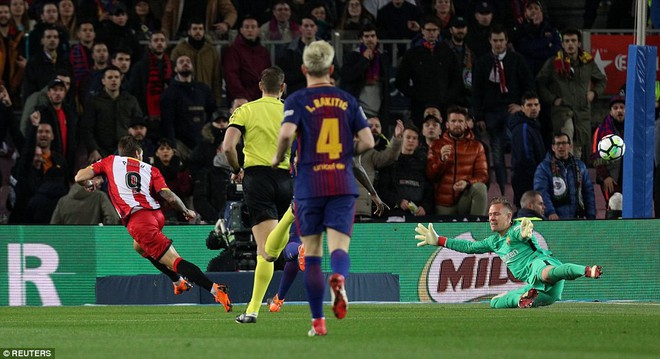 Suarez lập hat-trick, Messi ghi hai bàn giúp Barca thắng tưng bừng - Ảnh 3.