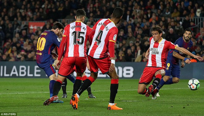 Suarez lập hat-trick, Messi ghi hai b&agrave;n gi&uacute;p Barca thắng tưng bừng - Ảnh 6.