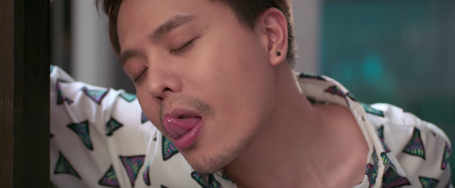 Đang kh&oacute;a m&ocirc;i m&ecirc; mẩn, Trịnh Thăng B&igrave;nh ng&atilde; ngửa v&igrave; ch&aacute;u ngoại tr&ecirc;n trời rơi xuống - Ảnh 5.