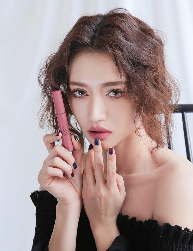 3CE bổ sung 3 m&agrave;u mới toanh to&agrave;n t&ocirc;ng t&iacute;m cực trendy cho d&ograve;ng son kem Velvet Lip Tint - Ảnh 6.