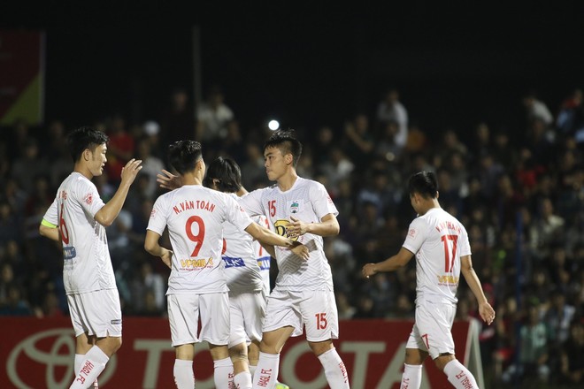 Xuân Trường, Tuấn Anh… đá chính, HAGL có chiến thắng trước thềm V.League 2018 - Ảnh 4.