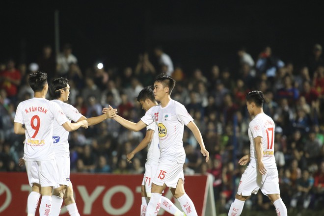 “Bầu Đức quyết tâm nhưng HAGL khó vô địch V.League 2018” - Ảnh 3.