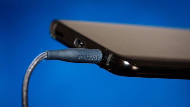Đặc điểm gi&agrave; cỗi tr&ecirc;n Galaxy S9 n&agrave;y lại gi&uacute;p Samsung đi trước Apple một bước trong cuộc chiến trải nghiệm - Ảnh 2.