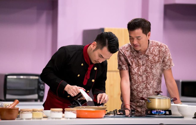 Cuộc chiến mỹ vị: Will th&aacute;i độ khi c&oacute; trai đẹp vuốt t&oacute;c, &acirc;n cần với Kaity Nguyễn - Ảnh 12.