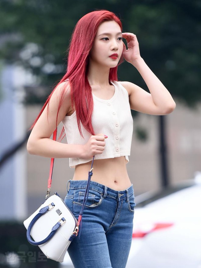 Nhan sắc nữ thần, nam thần Kpop so với thời ra mắt: Ai sẽ gi&agrave;nh chiến thắng trong cuộc đua lột x&aacute;c ngoại h&igrave;nh? - Ảnh 9.